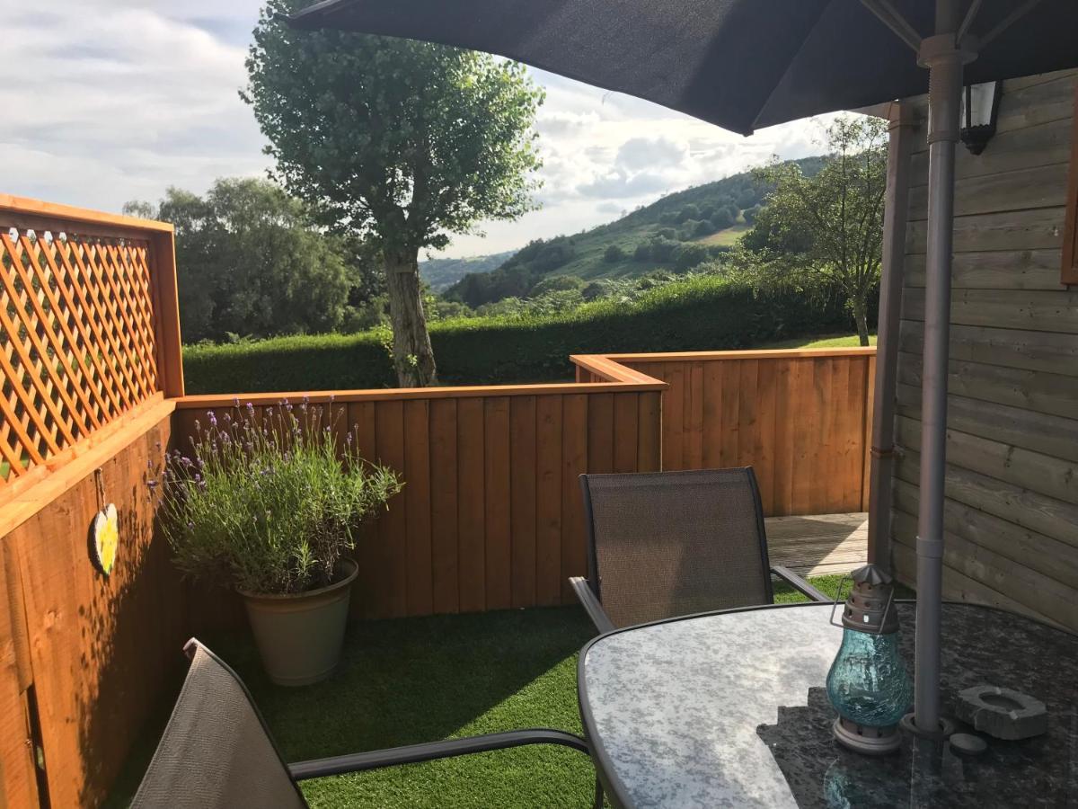 Swansea Log Cabin Pontardawe Bagian luar foto