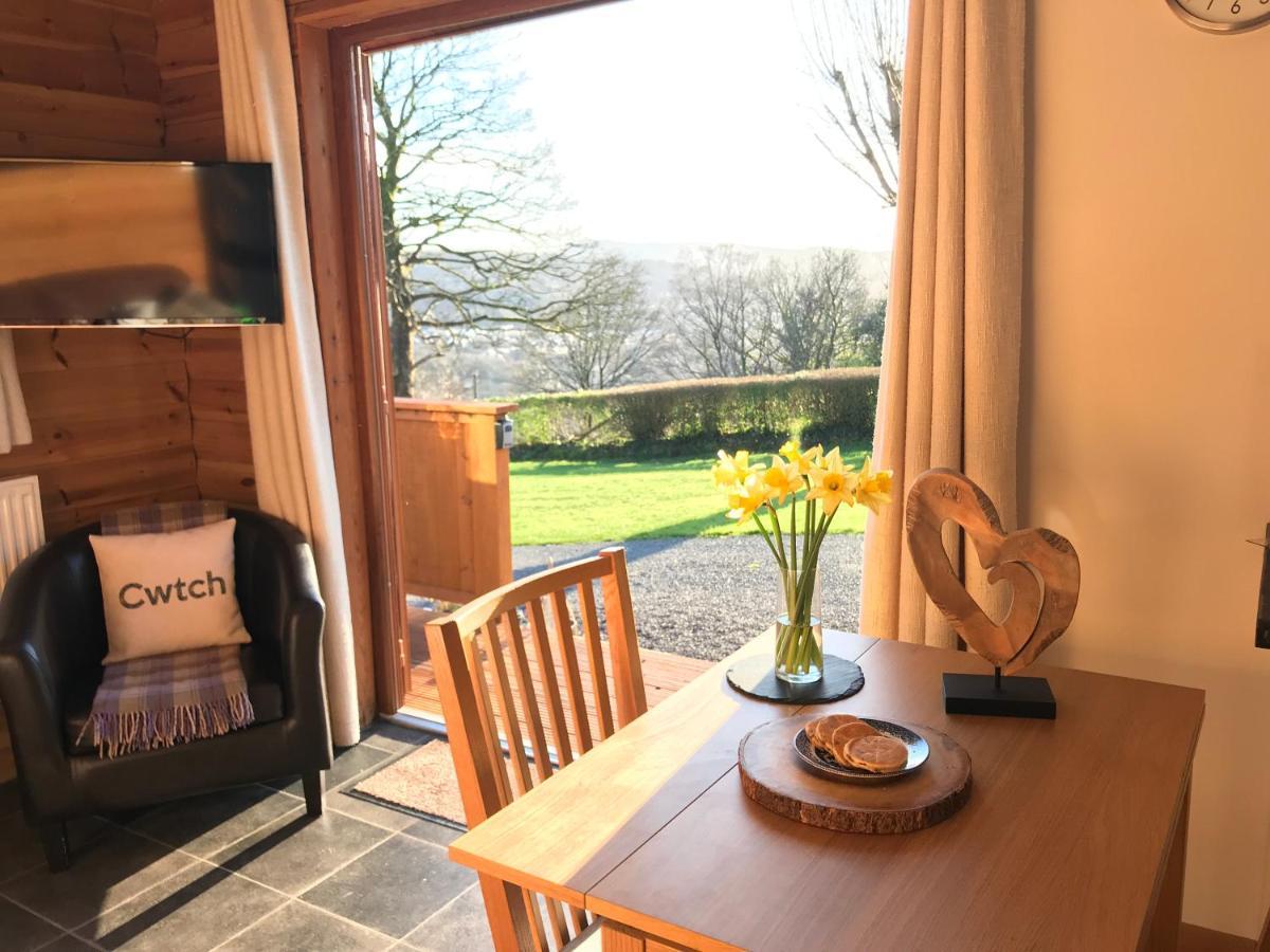 Swansea Log Cabin Pontardawe Bagian luar foto