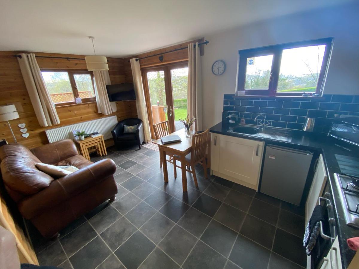 Swansea Log Cabin Pontardawe Bagian luar foto