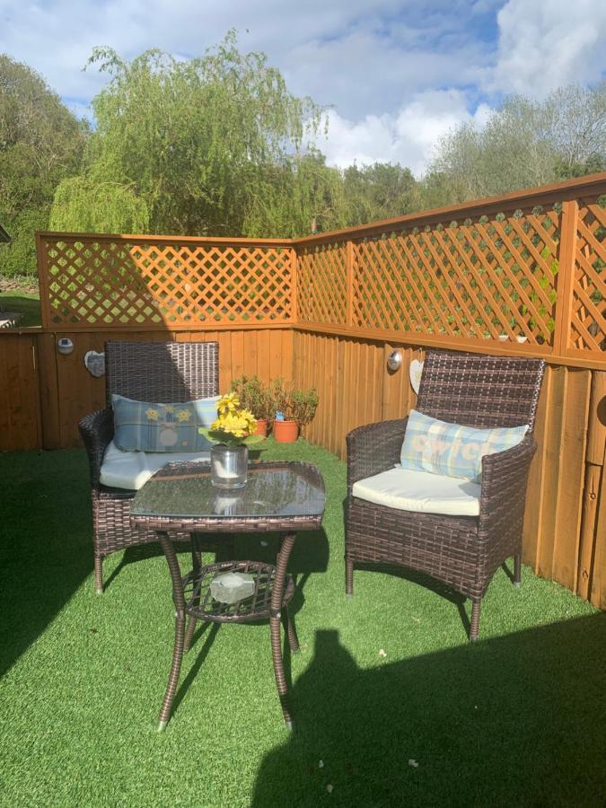 Swansea Log Cabin Pontardawe Bagian luar foto