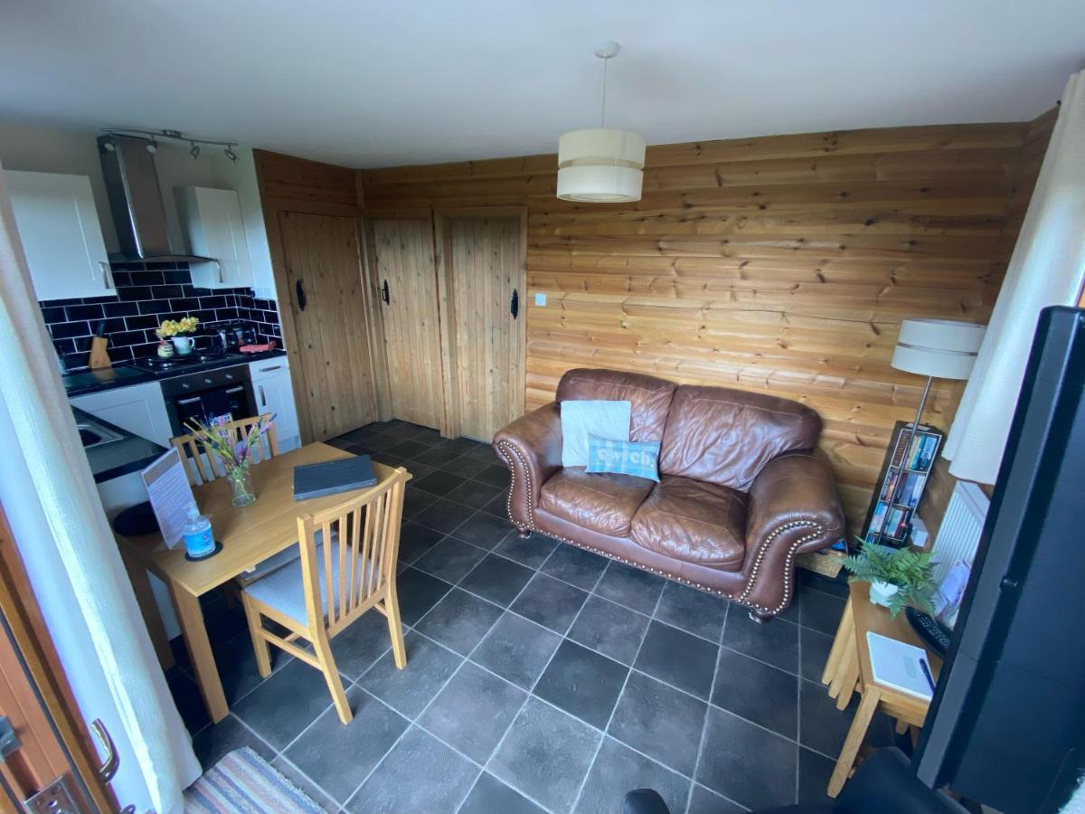 Swansea Log Cabin Pontardawe Bagian luar foto