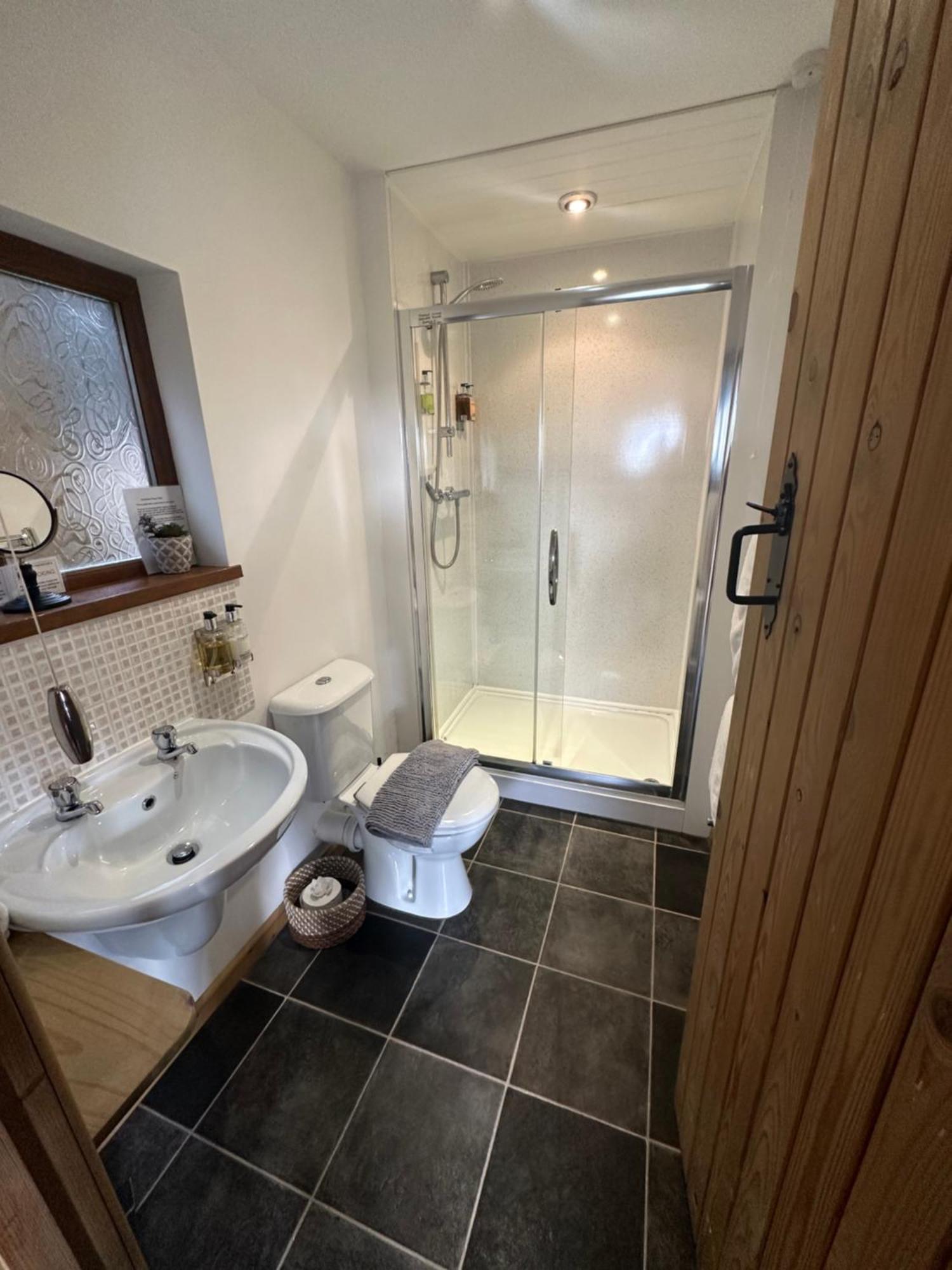 Swansea Log Cabin Pontardawe Bagian luar foto
