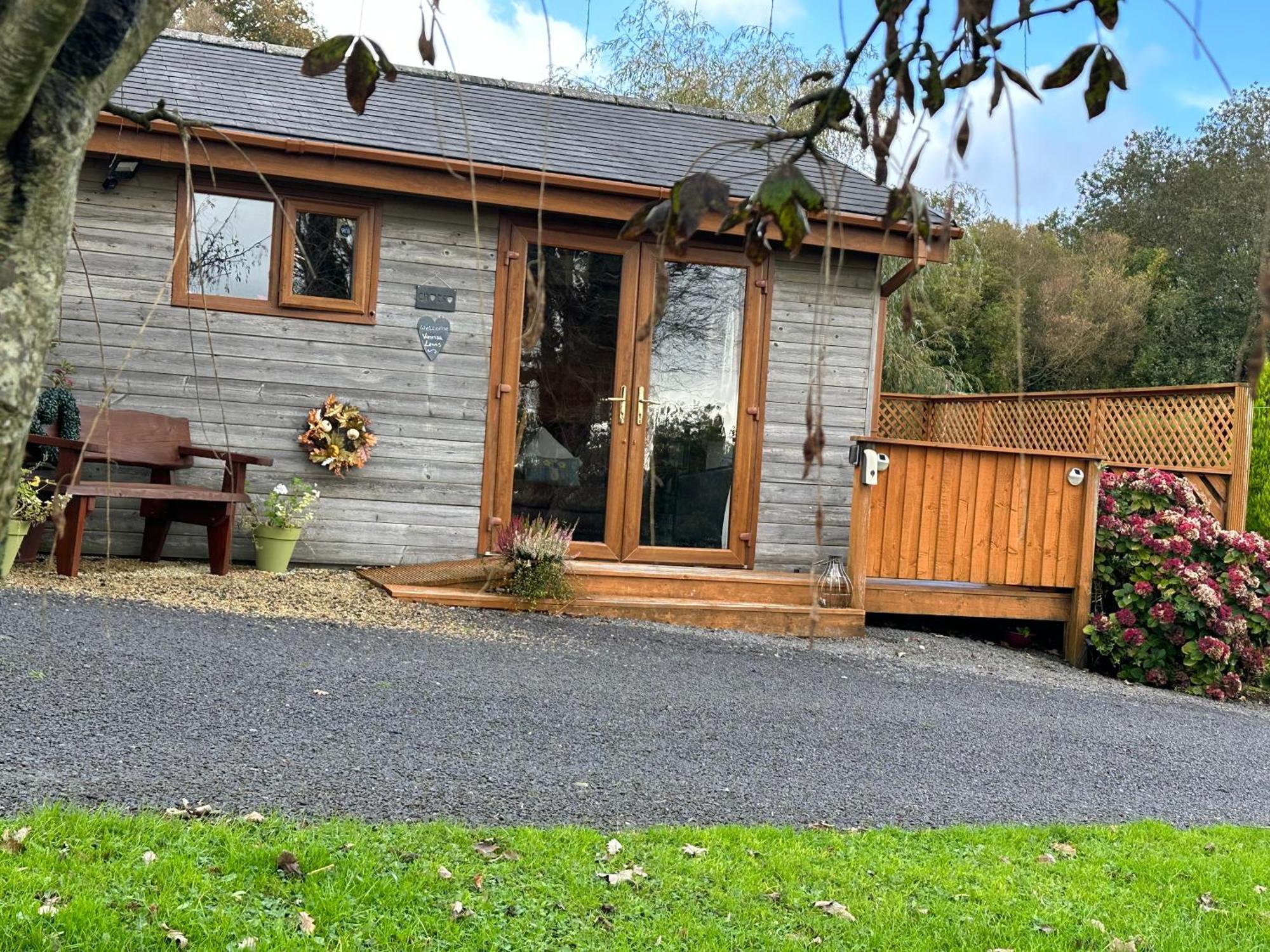 Swansea Log Cabin Pontardawe Bagian luar foto