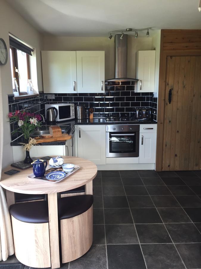 Swansea Log Cabin Pontardawe Bagian luar foto