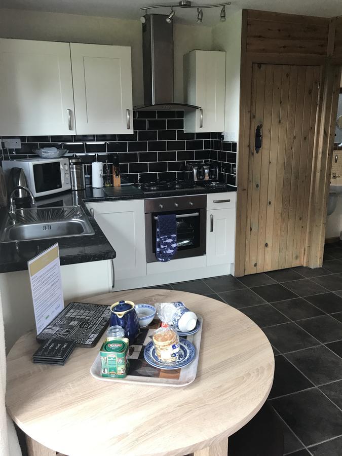 Swansea Log Cabin Pontardawe Bagian luar foto